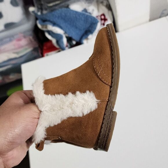 Girls BabyGap Brown Suede Texture Boots Size 7 Christmas Holiday Winter - Picture 5 of 10